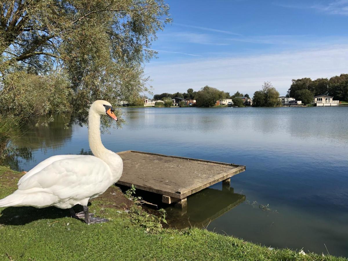 Tattershall Lakes Mini Breaks - Osprey Rise Hotel Exterior photo